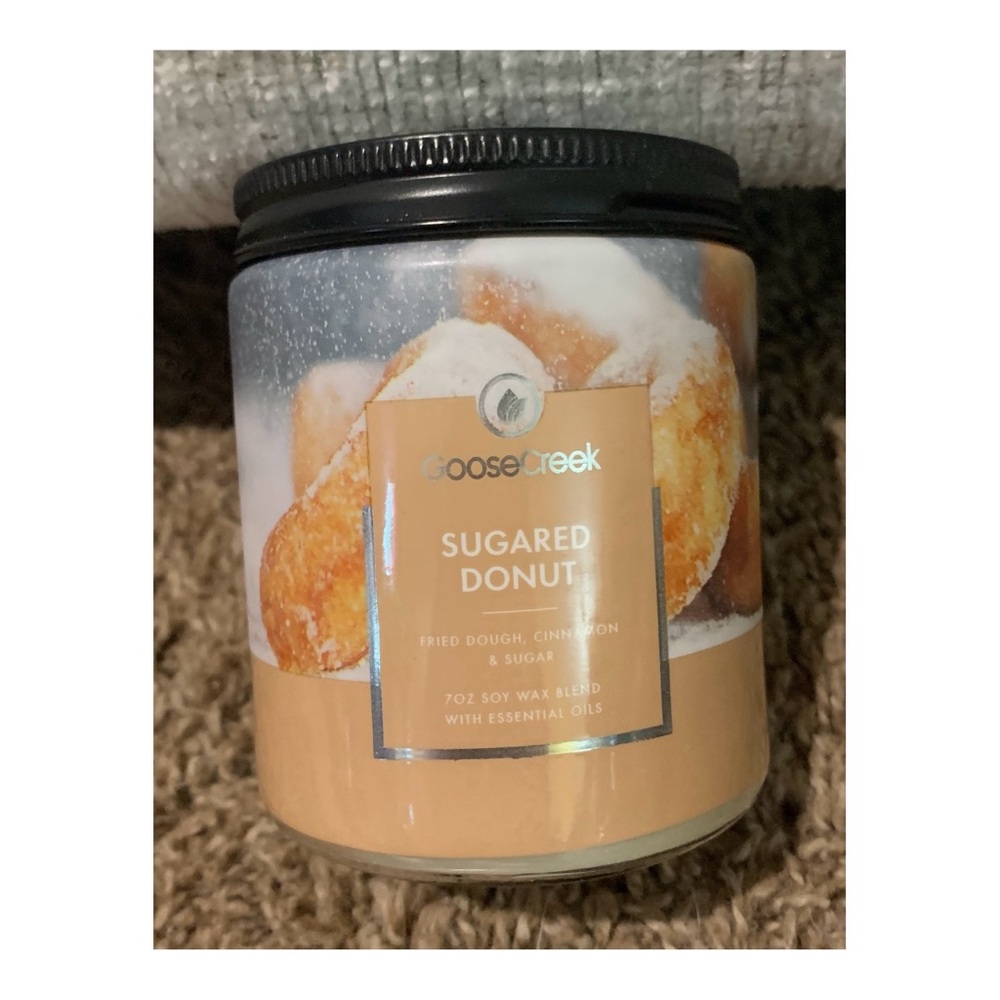 Goose Creek Sugared Donut Candle 7 oz.